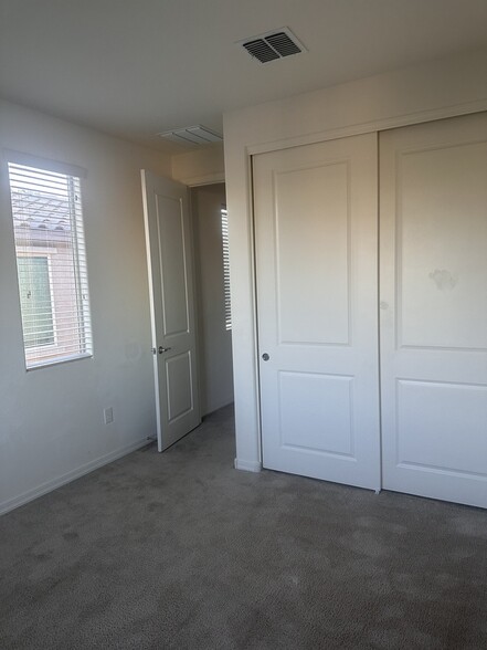 Building Photo - 13914 N Flaxleaf Pl