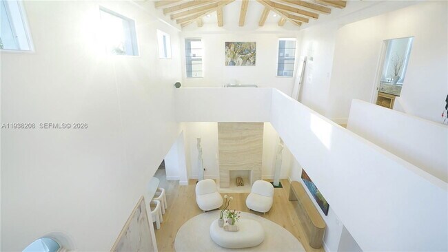 Building Photo - 1201 NE 85th St