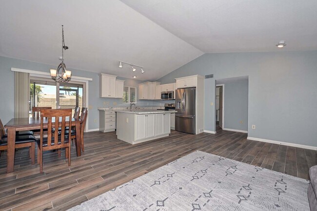 Building Photo - 14227 W Yosemite Dr