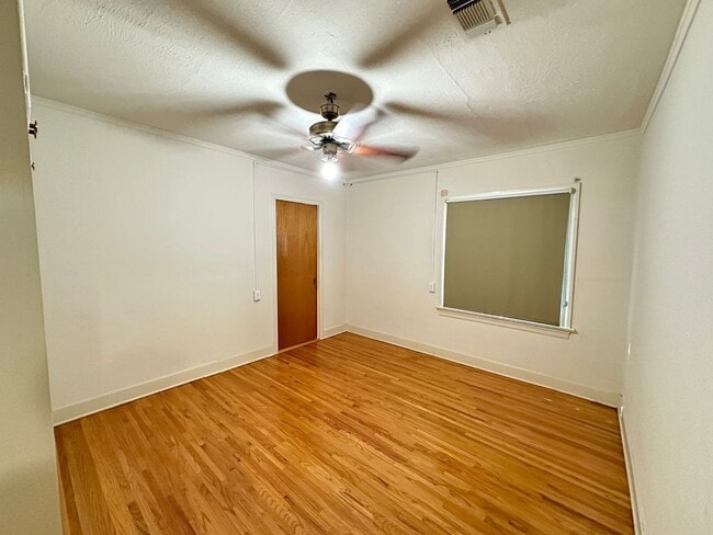 Building Photo - Charming 2-Bedroom Home in Oleander