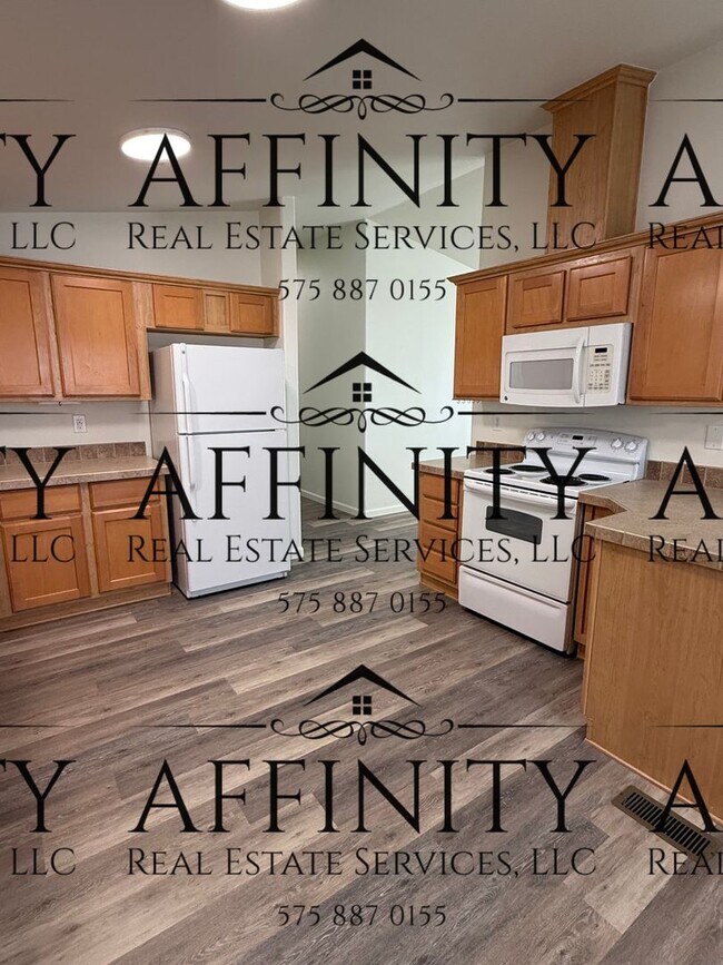 Building Photo - Three bedroom home