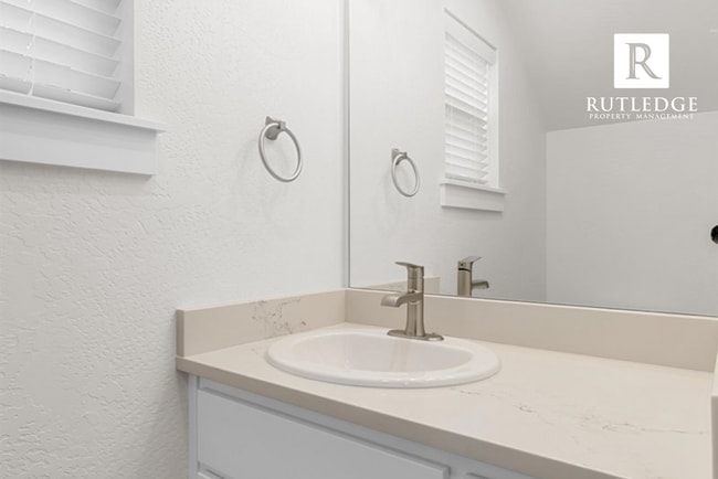 Building Photo - STUNNING 3 Bed / 2.5 Bath Brand New Townhome / End Unit !!!