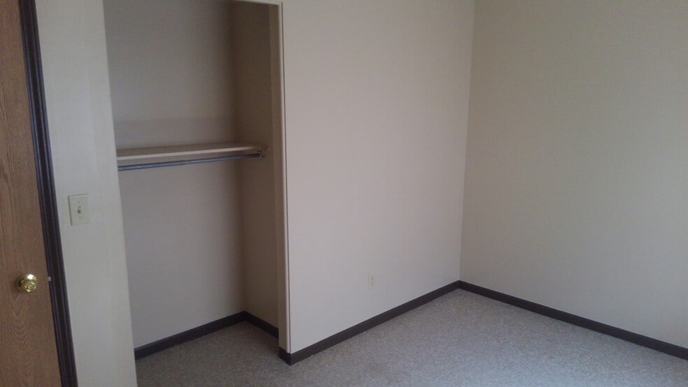 Bedroom - 1318 Albert Ave