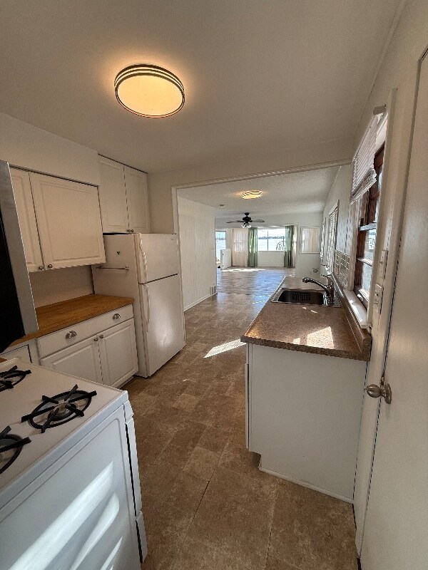 Building Photo - 1400 Woodlawn Beach