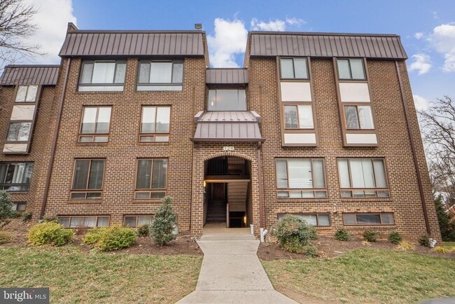 Building Photo - 124 Roberts Ln