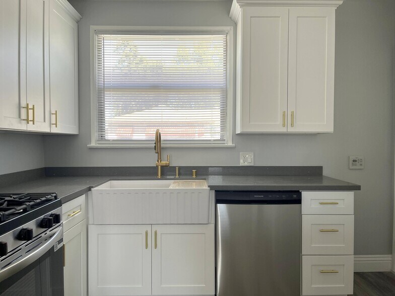 Building Photo - 5444 Colfax Ave