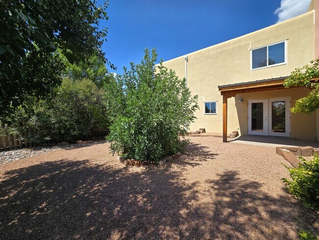 Building Photo - 2582 Camino San Patricio