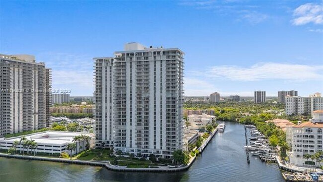 Building Photo - 19707 Turnberry Way