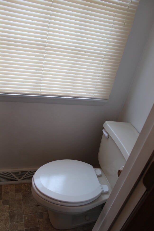 Building Photo - Adorable 2 Bedroom Townhome in Baldwin