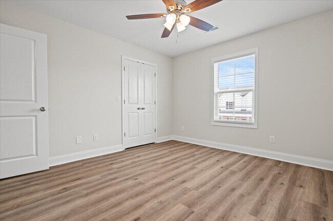 Building Photo - 2804 1/2 Alligator Rd