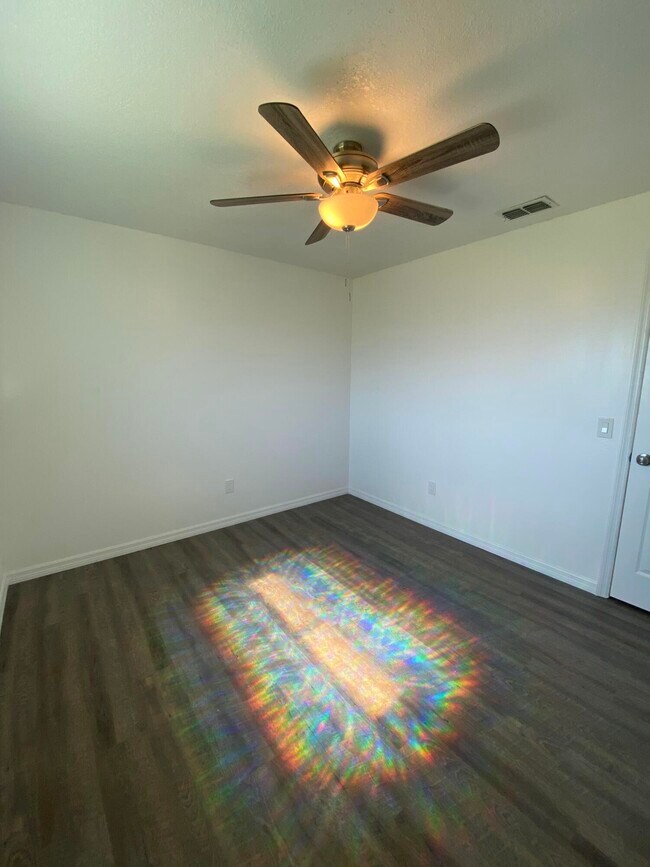 Building Photo - 757 NW Bayard Ave