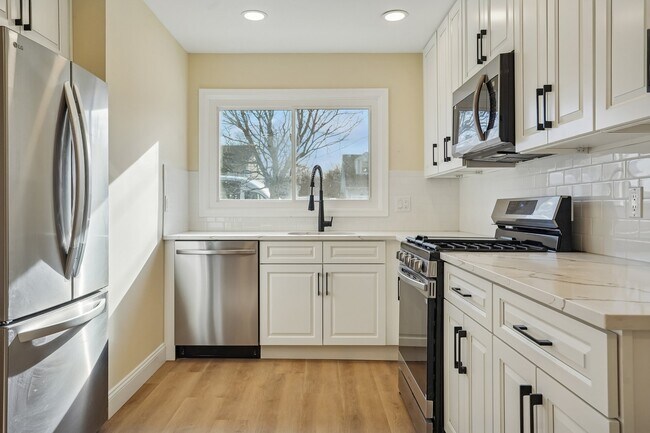 Building Photo - 11 Washington Ave