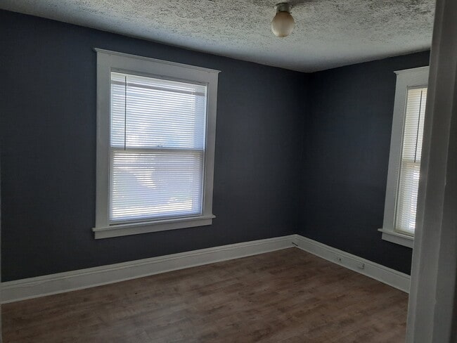 Building Photo - 203 Wilson St