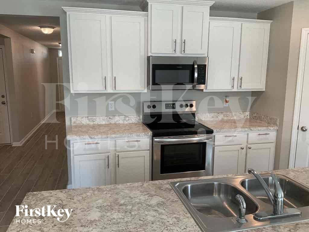 Building Photo - 2366 Sea Palm Ave