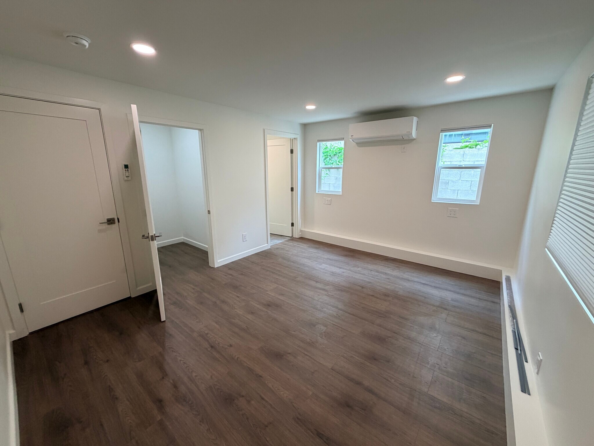 Building Photo - 4242 La Salle Ave