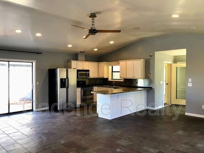 Building Photo - 306 Halyard Ct