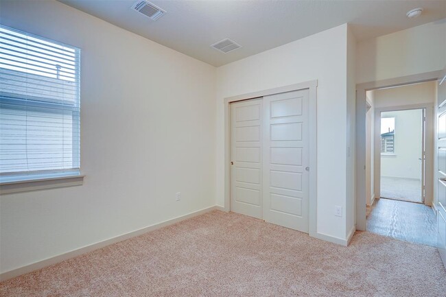 Building Photo - 4613 Tully Dr