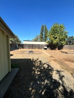 Building Photo - 2161 Larkin Rd