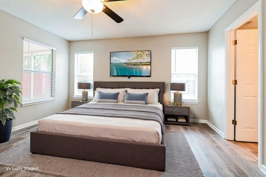 Building Photo - 14414 Woodfield Cir S