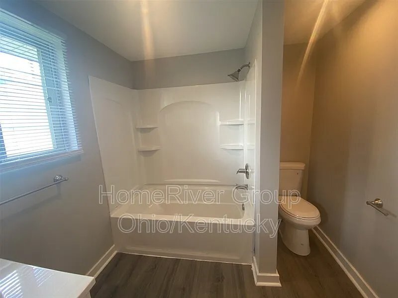 Building Photo - 4618 Farnham Ave
