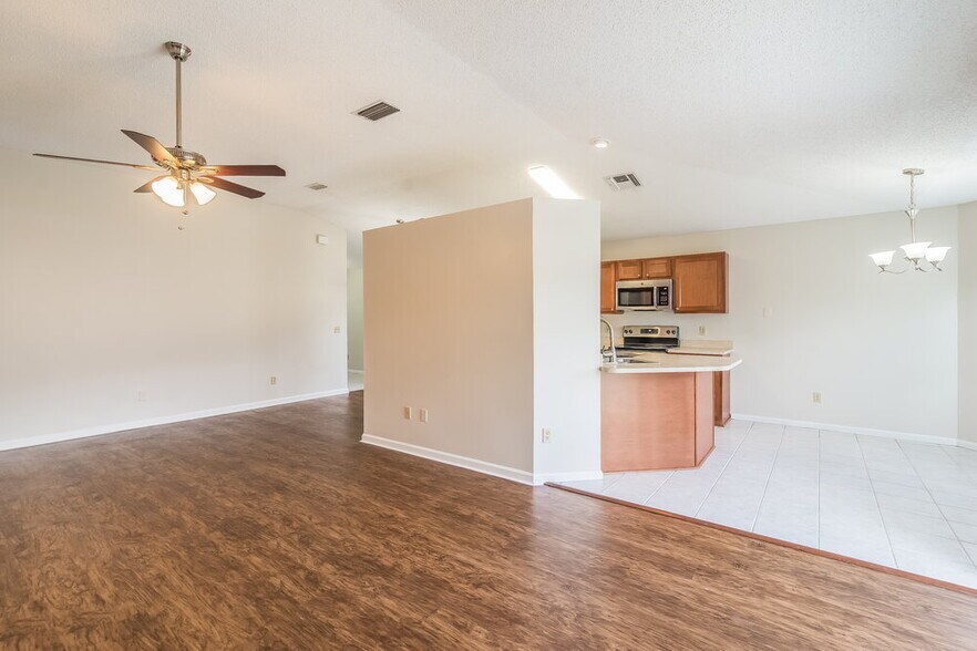 Building Photo - 8037 Boonesborough Trail