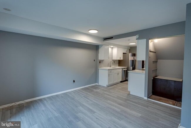 Building Photo - 128 Briar Ct