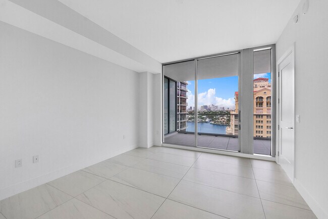 Building Photo - 151 N Seabreeze Blvd