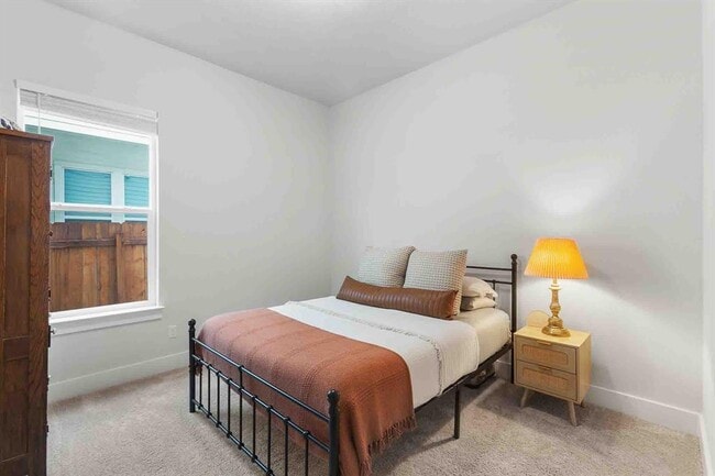 Building Photo - 185 Brooks Ranch Dr