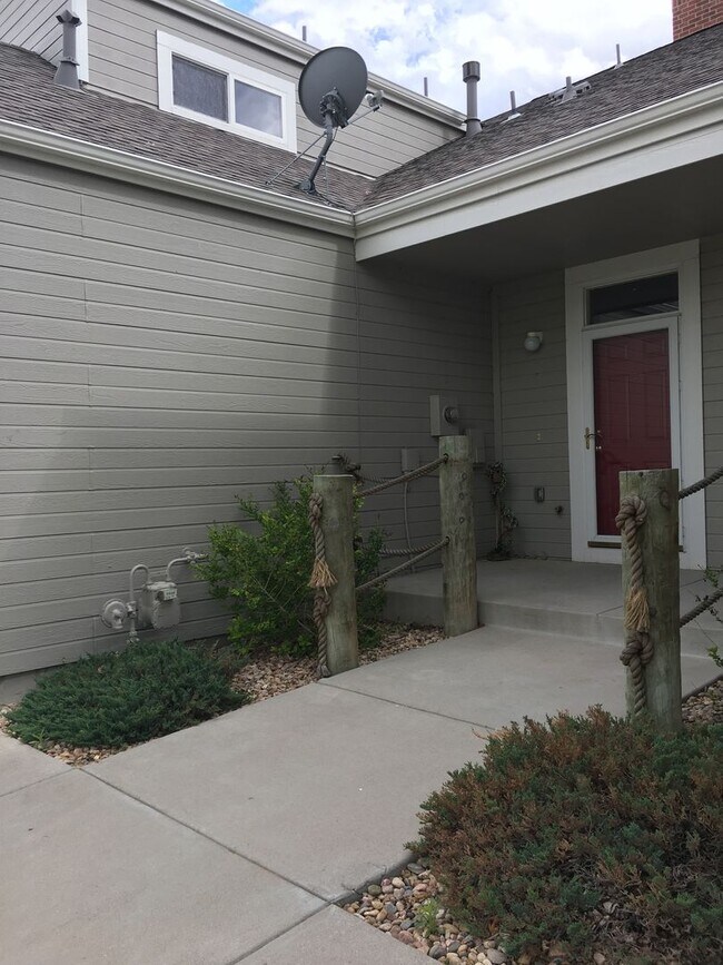 Building Photo - Lake Side Denver Townhome