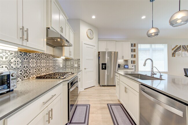 Building Photo - 22534 Petrizzi Ln