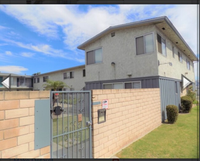 Building Photo - 1 BDRM, 1 BA WITH PARKING (PICTURES COMING...