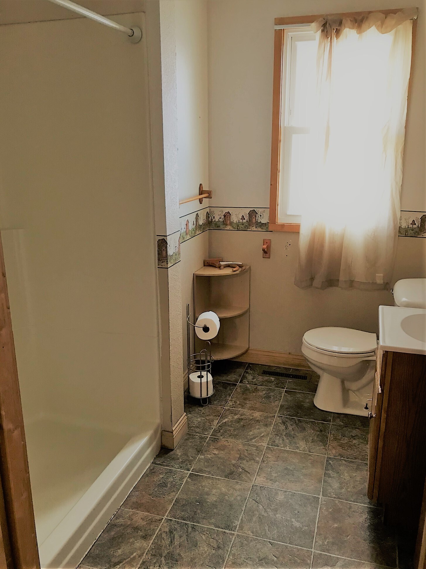 1 Bathroom - 924 E 1st St