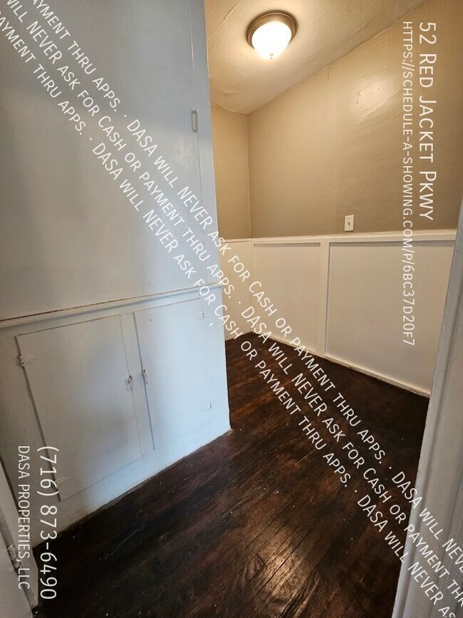 Building Photo - 52 Red Jacket - 4 Bed / 1 Bath