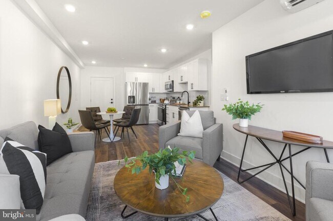 Building Photo - 7037 Ridge Ave