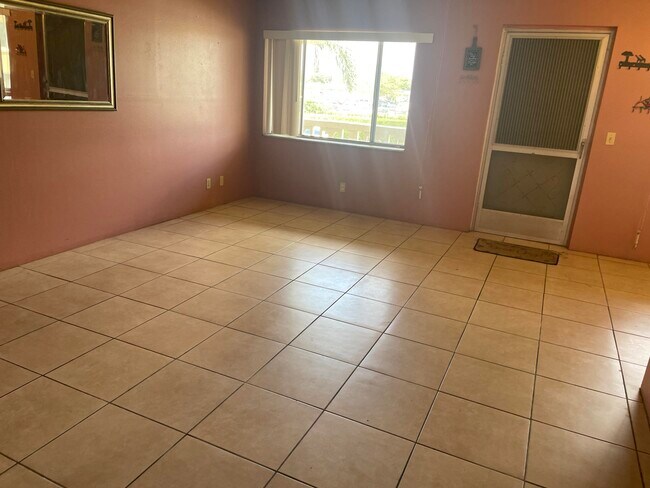 Building Photo - 500 Village Green Cir W