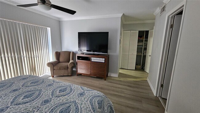 Building Photo - 16446 NE 27th Pl