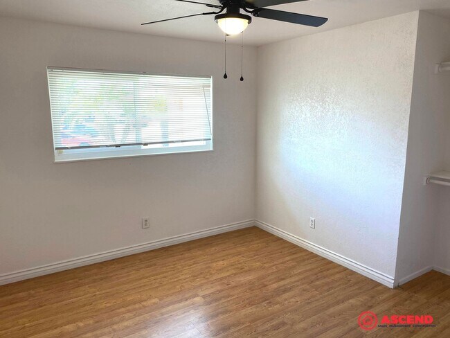 Building Photo - Immaculate Home Near China Grade Loop!