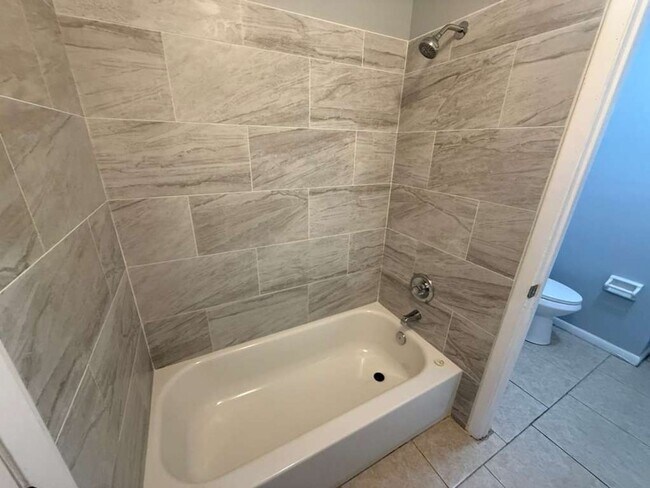 Building Photo - 2584-2586 Chestnut Woods Dr