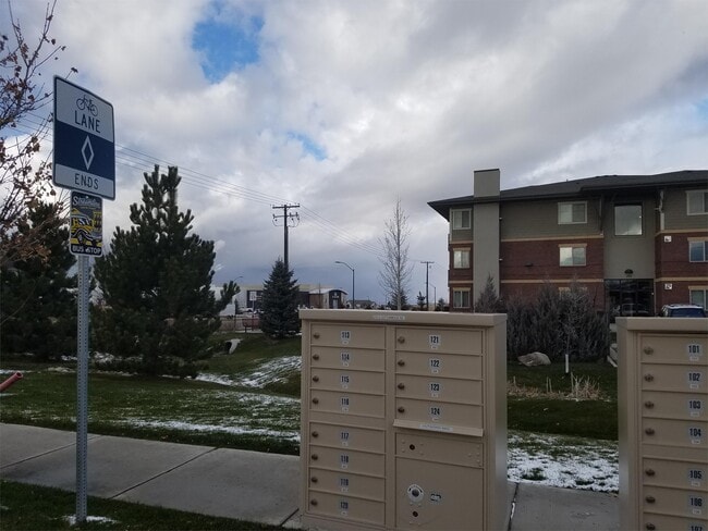 Building Photo - 228 S Cottonwood Rd