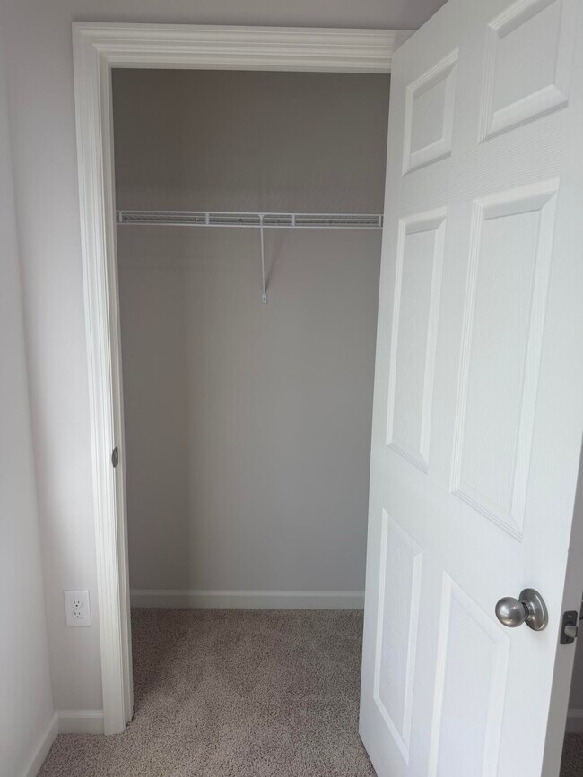 Building Photo - 2008 Olympia Ave SW