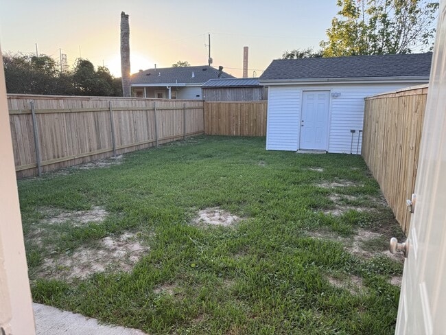 Building Photo - 2116 Stander Pl