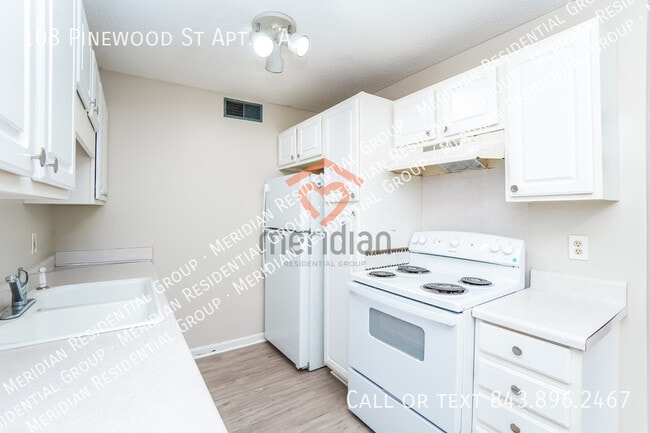 Building Photo - 108 Pinewood St