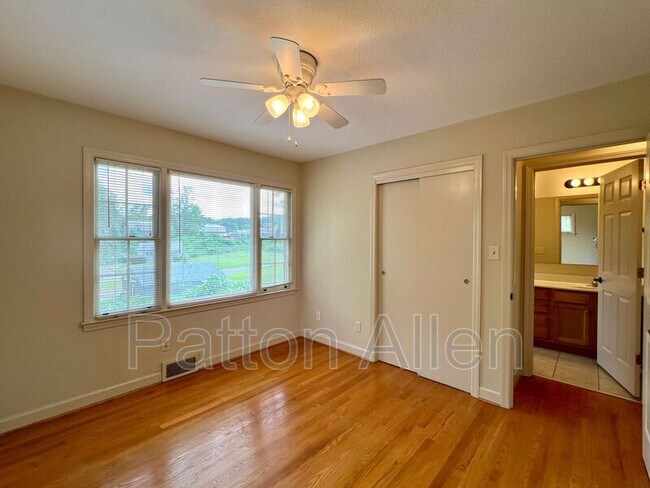 Building Photo - 114 Arco Rd