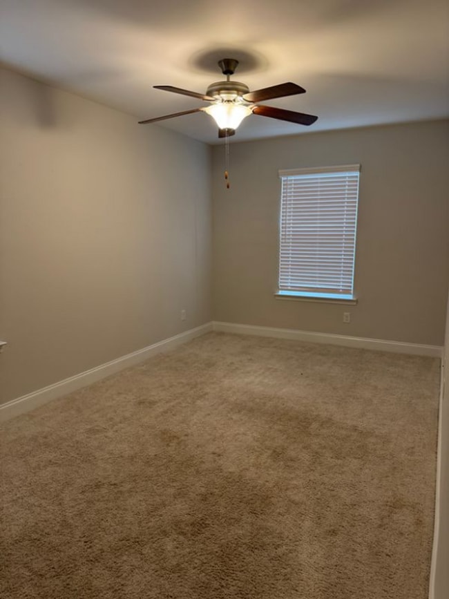 Building Photo - Townhome in Desirable Sterling Links - AVAILABLE NOW