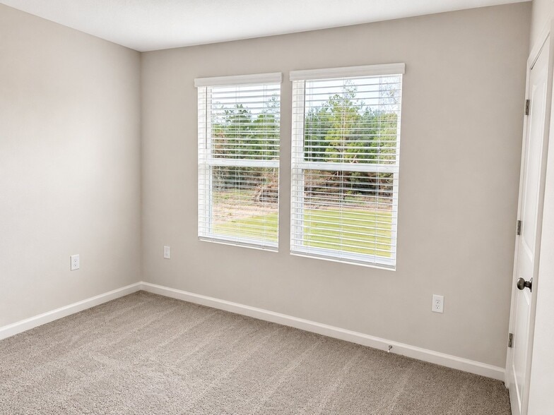 Building Photo - 1623 Trout Dr