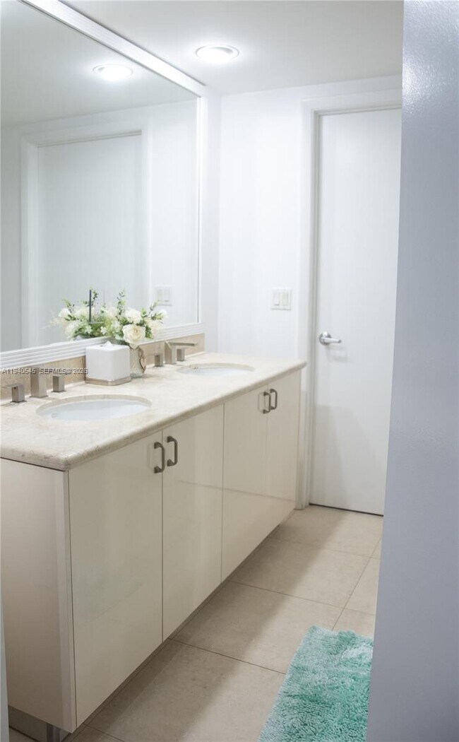 Building Photo - 50 Biscayne Blvd