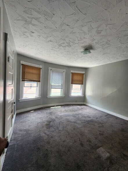 Building Photo - 77 Hawthorne Ave