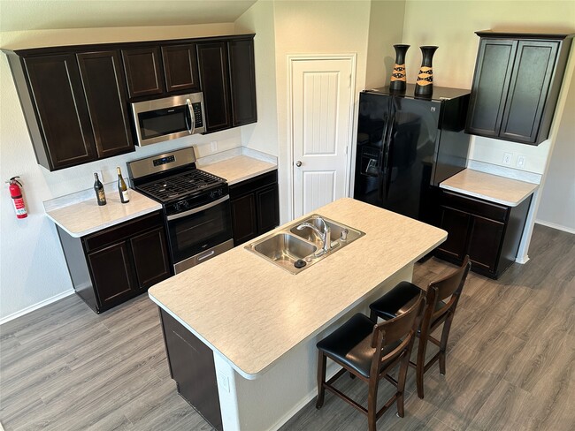 Building Photo - 3931 Barnacle Ct