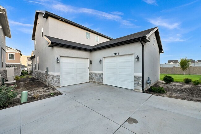 Building Photo - 2147 Kimber Ln