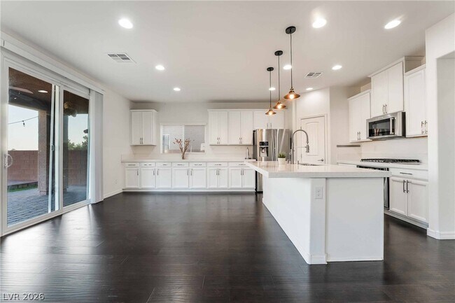 Building Photo - 6462 Estrella Hills Ave